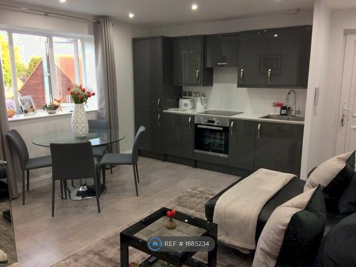 1 Bedroom Flat To Rent In Jade Close, London, E16