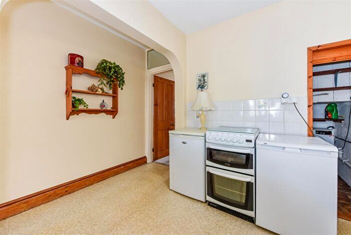 2 Bedroom End Of Terrace House For Sale In Caledonian Road, Chichester, PO19