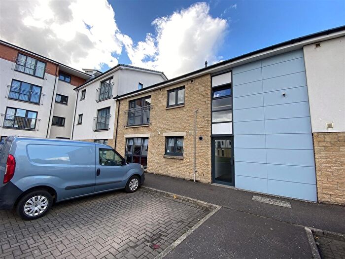 2 Bedroom Flat To Rent In Monart Road, Perth, PH1