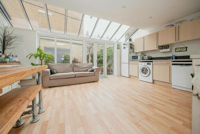 4 Bedroom Town House To Rent In Propelair Way, Colchester, CO4