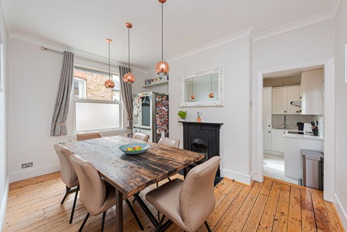 4 Bedroom Flat For Sale In Wix's Lane, SW4