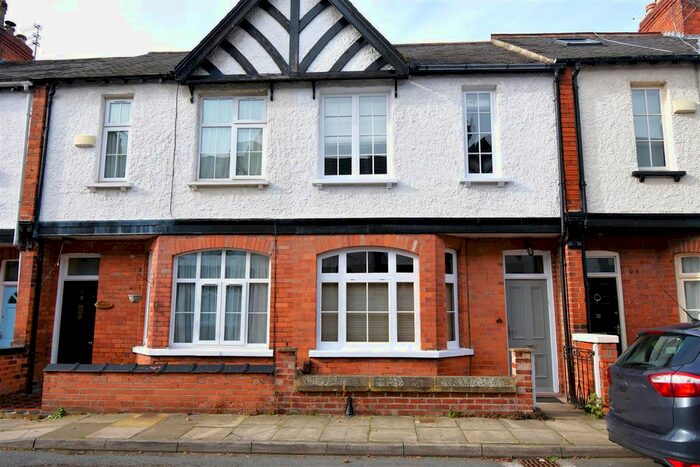 2 Bedroom Property To Rent In North Parade, York, YO30