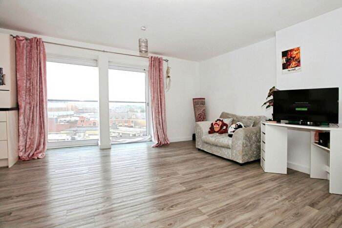 1 Bedroom Flat For Sale In Broadway, Peterborough, Cambridgeshire, PE1