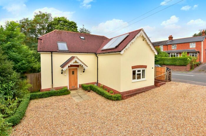 3 Bedroom Detached House To Rent In Echo Barn Lane, Wrecclesham, Farnham, Surrey, GU10