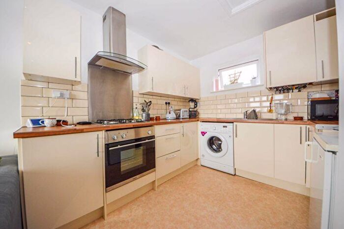 1 Bedroom Apartment To Rent In Winchester Road, Portsmouth, PO2