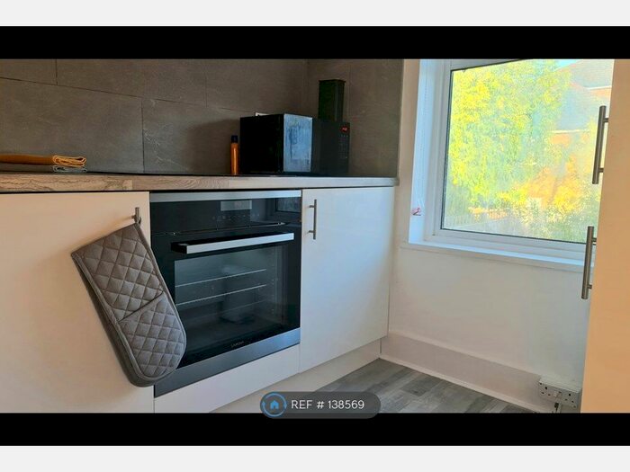 Studio To Rent In St. Georges Road, Feltham, TW13