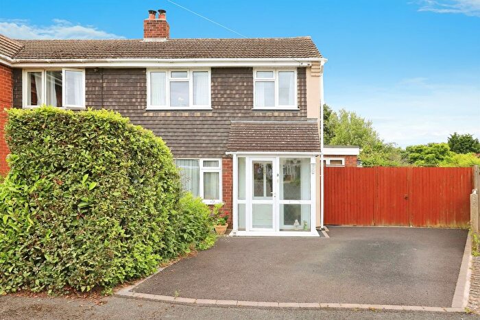 3 Bedroom Semi-Detached House For Sale In Summit Road, Clows Top, Kidderminster, DY14