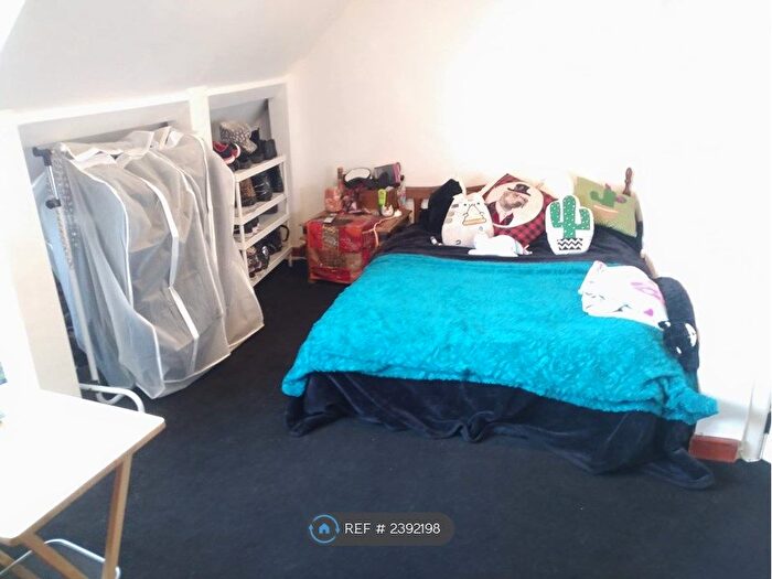 Studio To Rent In Thornbury Avenue, Southampton, SO15