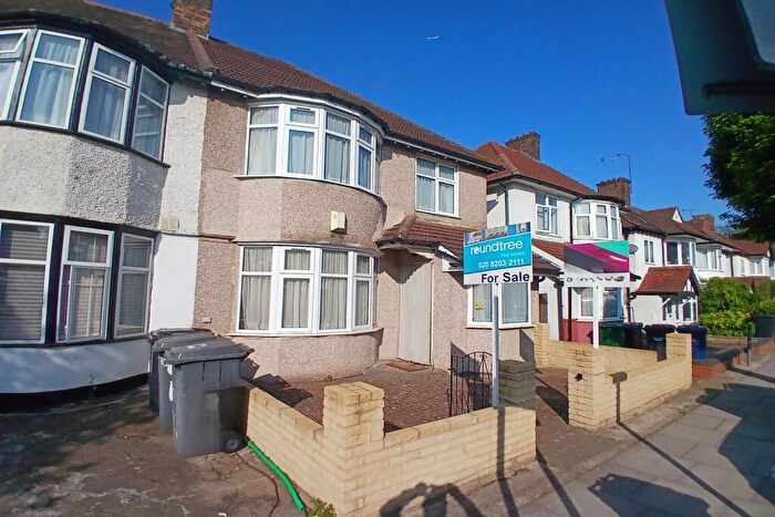 4 Bedroom House For Sale In Brookside Road, Golders Green, NW11