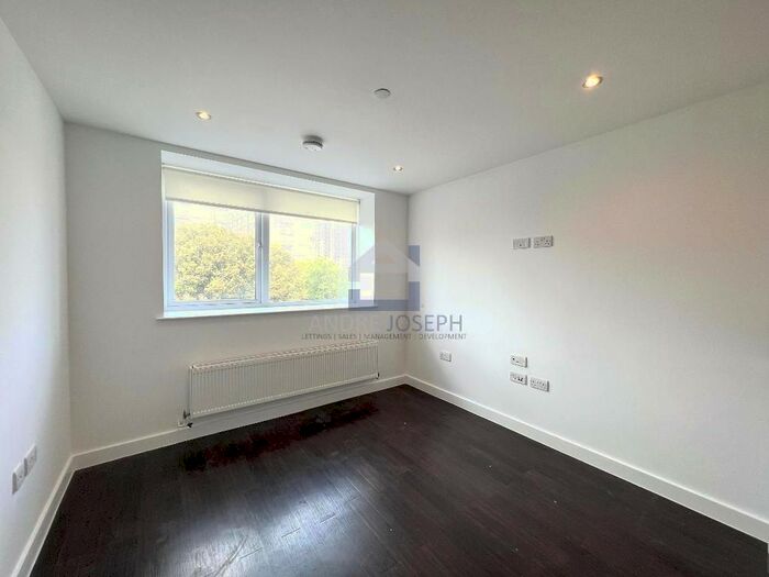 1 Bedroom Flat To Rent In Wellesley Road, Sutton, SM2