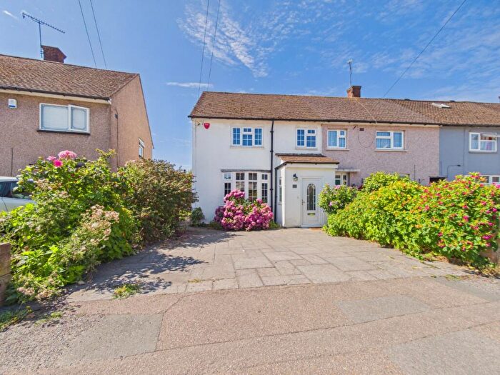 3 Bedroom End Of Terrace House To Rent In Fullarton Crescent, South Ockendon, Essex, RM15