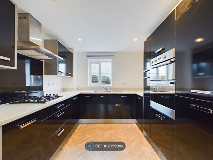 3 Bedroom Terraced House To Rent In Whitefield Road, Bristol, BS5