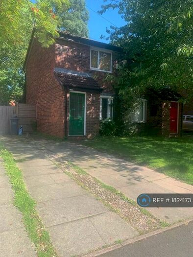 2 Bedroom Semi-Detached House To Rent In Swinbourne Grove, Manchester, M20