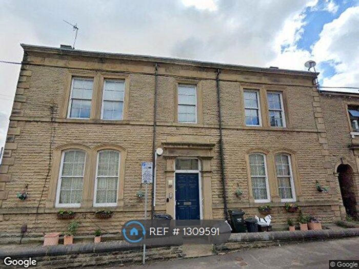 2 Bedroom Flat To Rent In Catherine Street, Elland, HX5