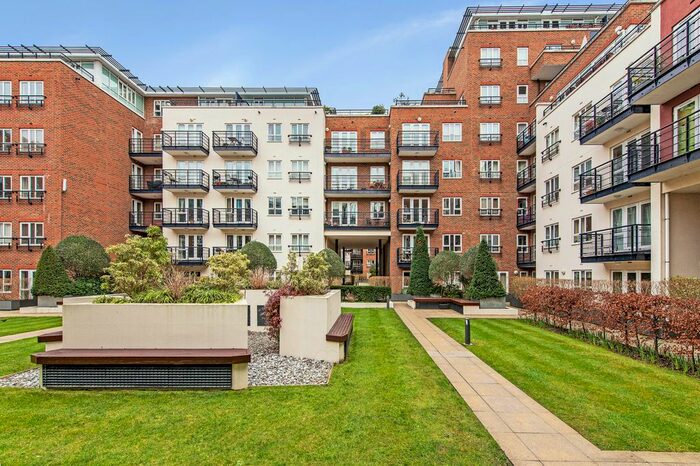 2 Bedroom Flat To Rent In Dartmouth House Dartmouth House, Seven Kings Way, Kingston Upon Thames KT2