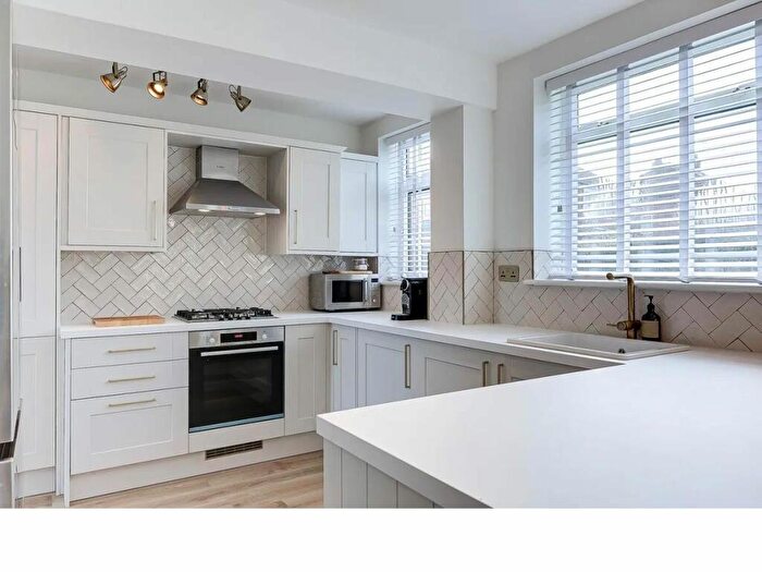 3 Bedroom Detached House To Rent In Beckenham, BR3