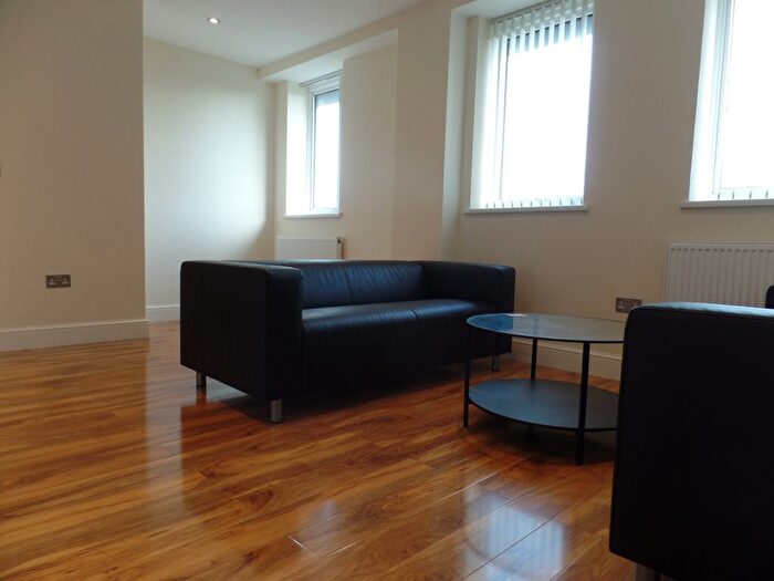 1 Bedroom Flat To Rent In Woodfield Road, Hounslow, TW4
