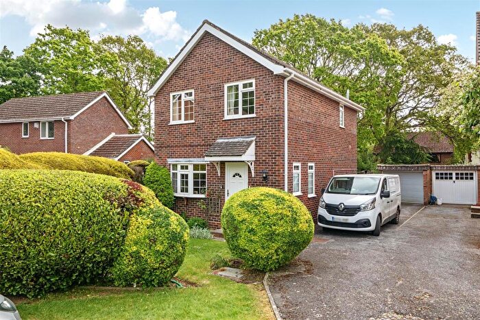 3 Bedroom Detached House For Sale In Craven Court, Fareham, PO15