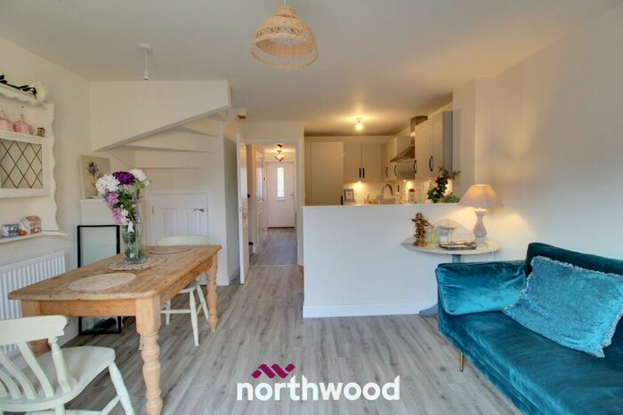 4 Bedroom Town House To Rent In Riverside Lane, Wheatley, Doncaster, DN2