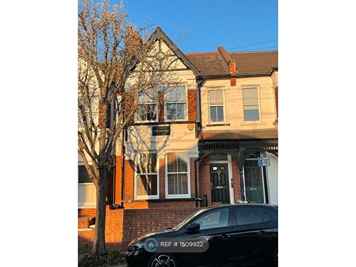 2 Bedroom Flat To Rent In London, London, E17