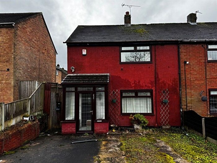 2 Bedroom Semi Detached House For Sale In Wildmoor Avenue, Oldham, OL4