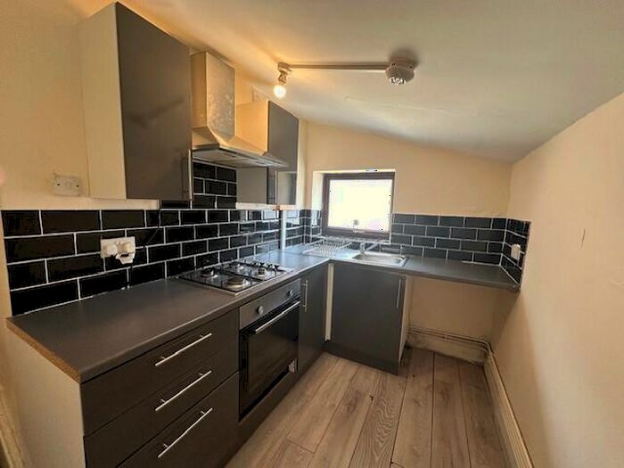 2 Bedroom Apartment To Rent In Cornerswell Road, Penarth, CF64