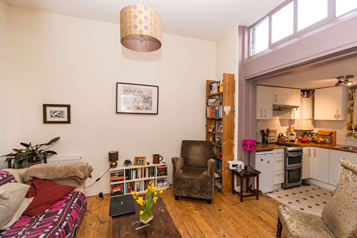 1 Bedroom Flat For Sale In Mayton Street, Holloway, London, N7