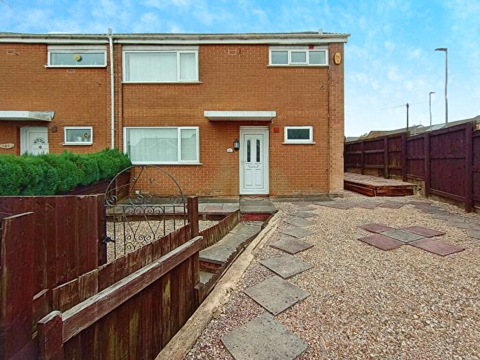 3 Bedroom End Of Terrace House To Rent In Whinmoor Way, Leeds, West Yorkshire, LS14