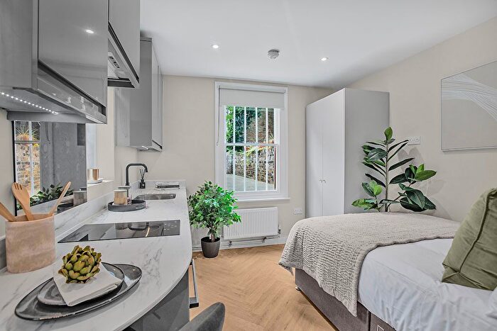 Studio To Rent In Inverness Terrace, London, W2