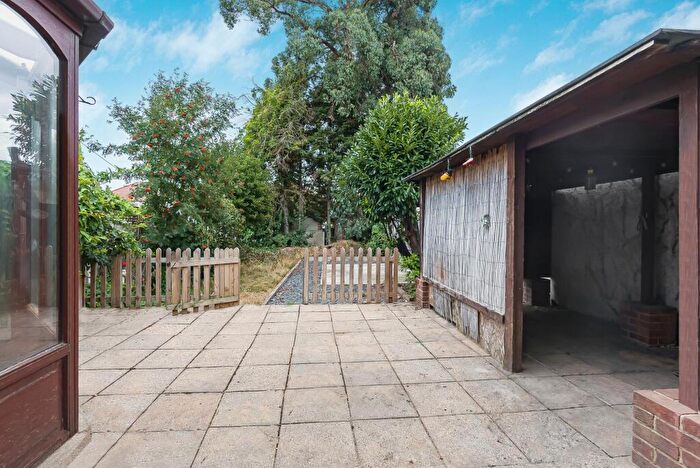 4 Bedroom Semi-Detached House To Rent In Midhurst Avenue, Westcliff-On-Sea, SS0