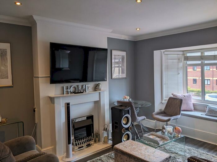 1 Bedroom Apartment To Rent In Nightingale Road, Carshalton, SM5