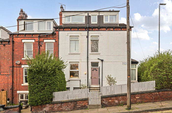 4 Bedroom End Of Terrace House For Sale In Norman Street, Kirkstall, Leeds, LS5