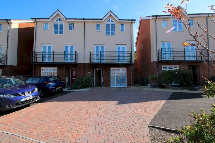 4 Bedroom Semi-Detached House To Rent In Tide Mills Way, Seaford, BN25