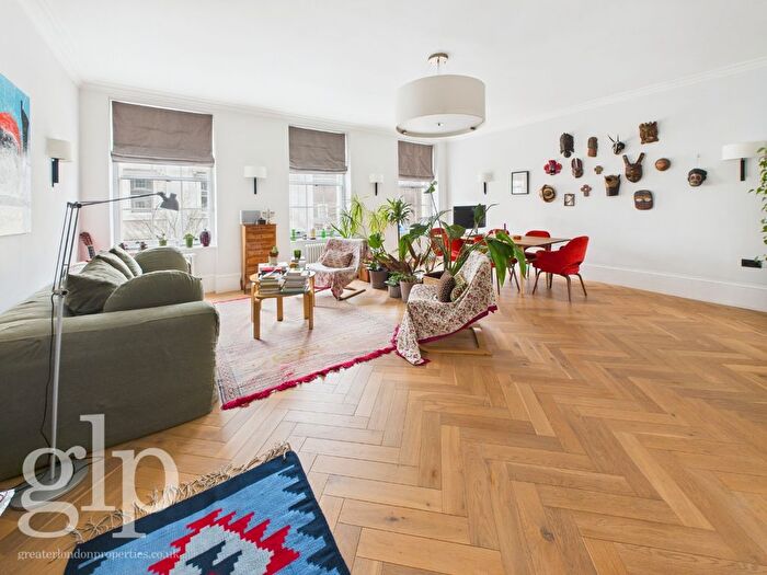 3 Bedroom Flat To Rent In Montague Street, Bloomsbury, WC1B
