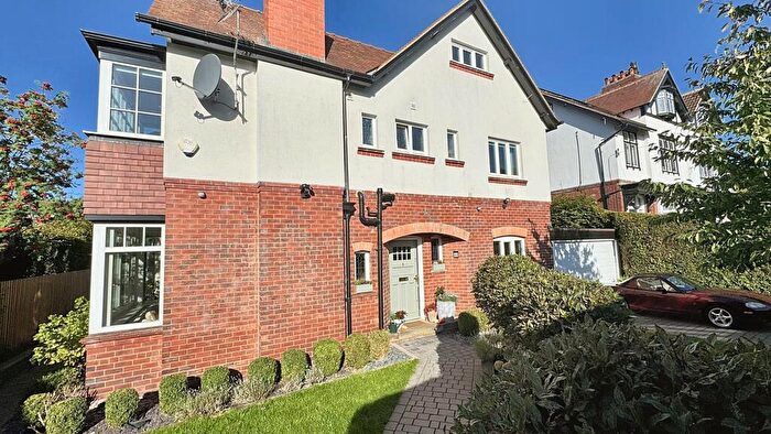 5 Bedroom Detached House For Sale In Oaklea, Thornfield Road, West Park, Leeds, West Yorkshire, LS16
