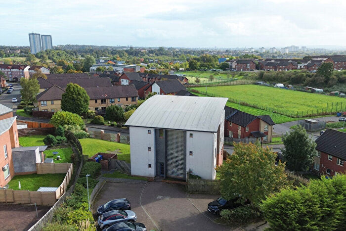2 Bedroom Flat For Sale In / Laurence Drive, Drumchapel, G15