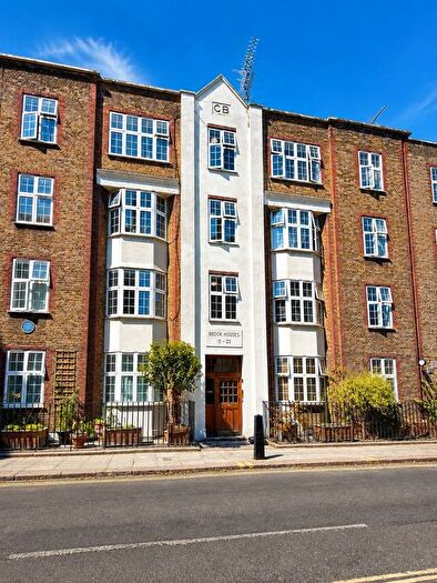 3 Bedroom Flat To Rent In Cranleigh Street, Kings Cross, NW1