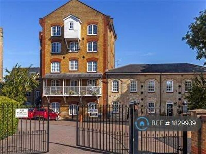 1 Bedroom Flat To Rent In North Road, Herts, SG14
