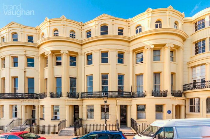 2 Bedroom Flat To Rent In Brunswick Square, Hove, East Sussex, BN3