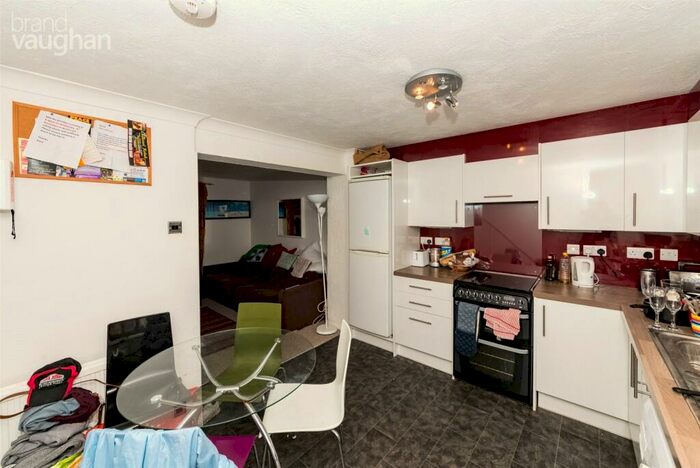 4 Bedroom Terraced House To Rent In Edinburgh Road, Brighton, BN2