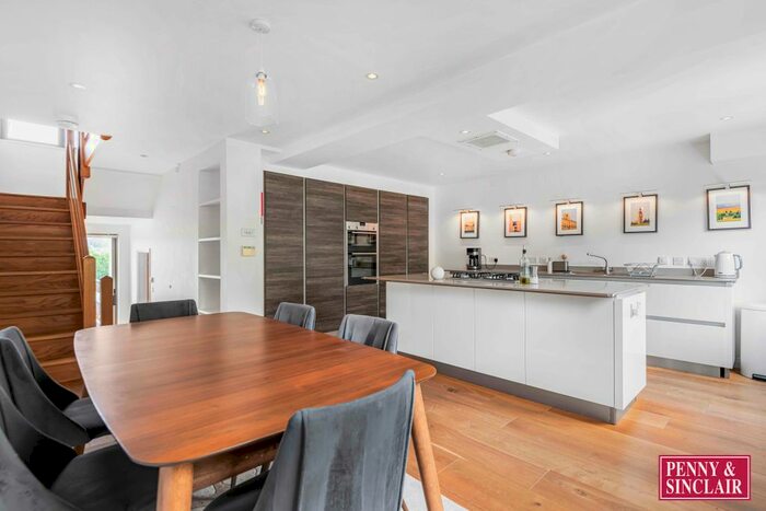 4 Bedroom Terraced House To Rent In Bannister Close, Oxford, OX4