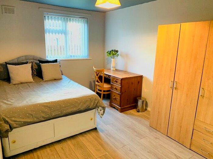 2 Bedroom Flat To Rent In 10 Crosfield Close, Liverpool L7