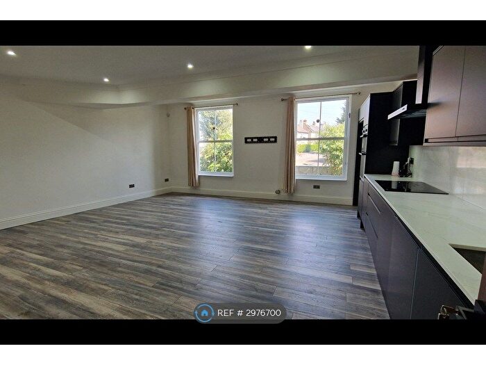 5 Bedroom Detached House To Rent In Kitchener Avenue, Kent, DA12
