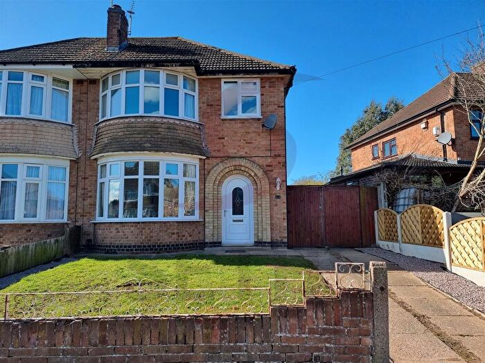 3 Bedroom Semi-Detached House To Rent In Hawthorn Avenue, Birstall, Leicester, LE4