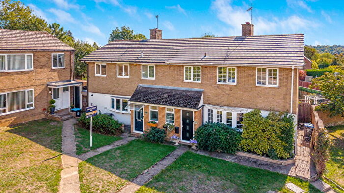 4 Bedroom Semi-Detached House For Sale In Northridge Way, Hemel Hempstead, HP1