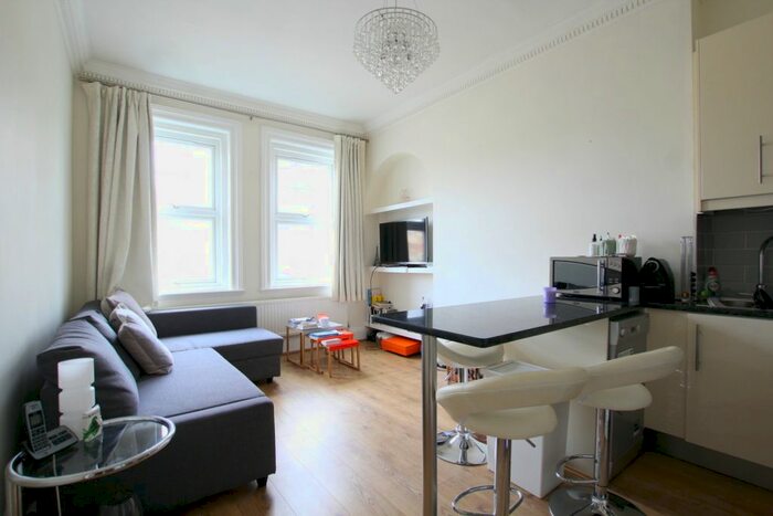 2 Bedroom Flat To Rent In Hornton Street, London, W8