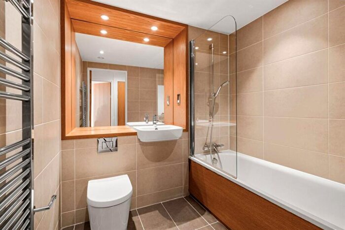 2 Bedroom Flat To Rent In Fizzy Canning Town, Barking Road, Canning Town, E16