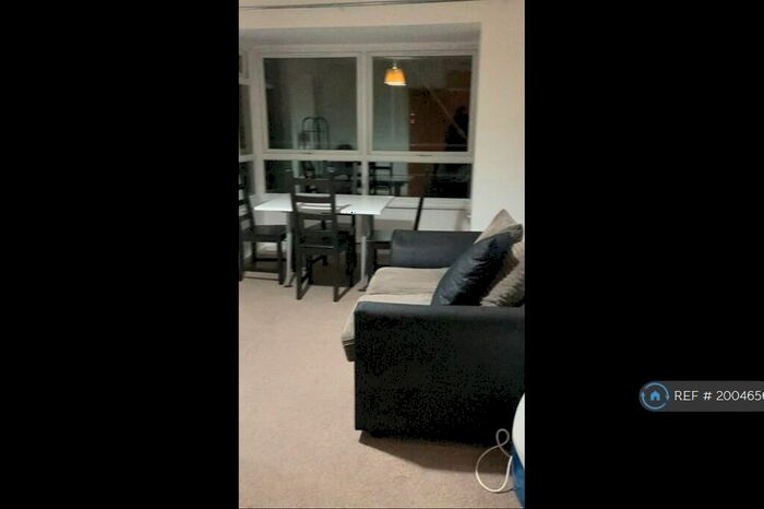 1 Bedroom Flat To Rent In Raffles House, London, NW4