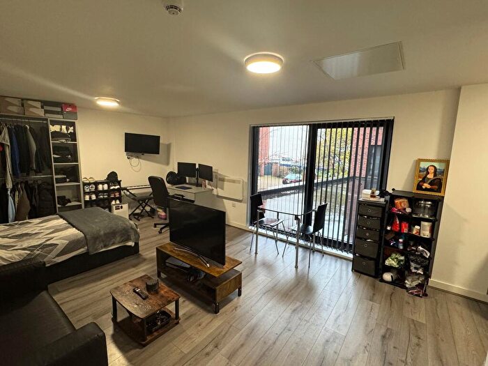 Flat To Rent In Baltic, Norfolk St, Liverpool, L1