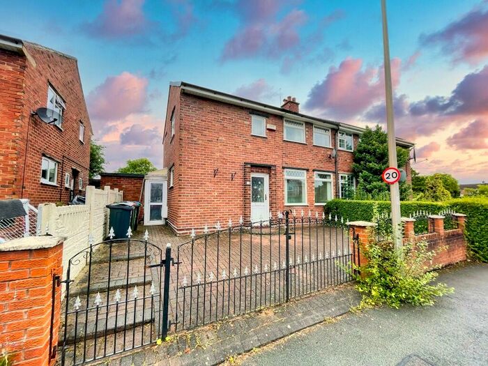 3 Bedroom Semi-Detached House For Sale In Walnut Avenue, CW8